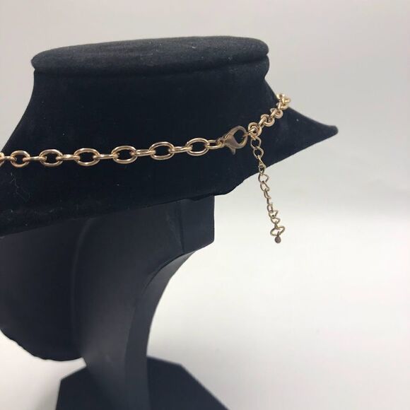 Cream Tear Drop Dangling Statement Necklace with Gold Tone Chain 16 Inches - Picture 6 of 9